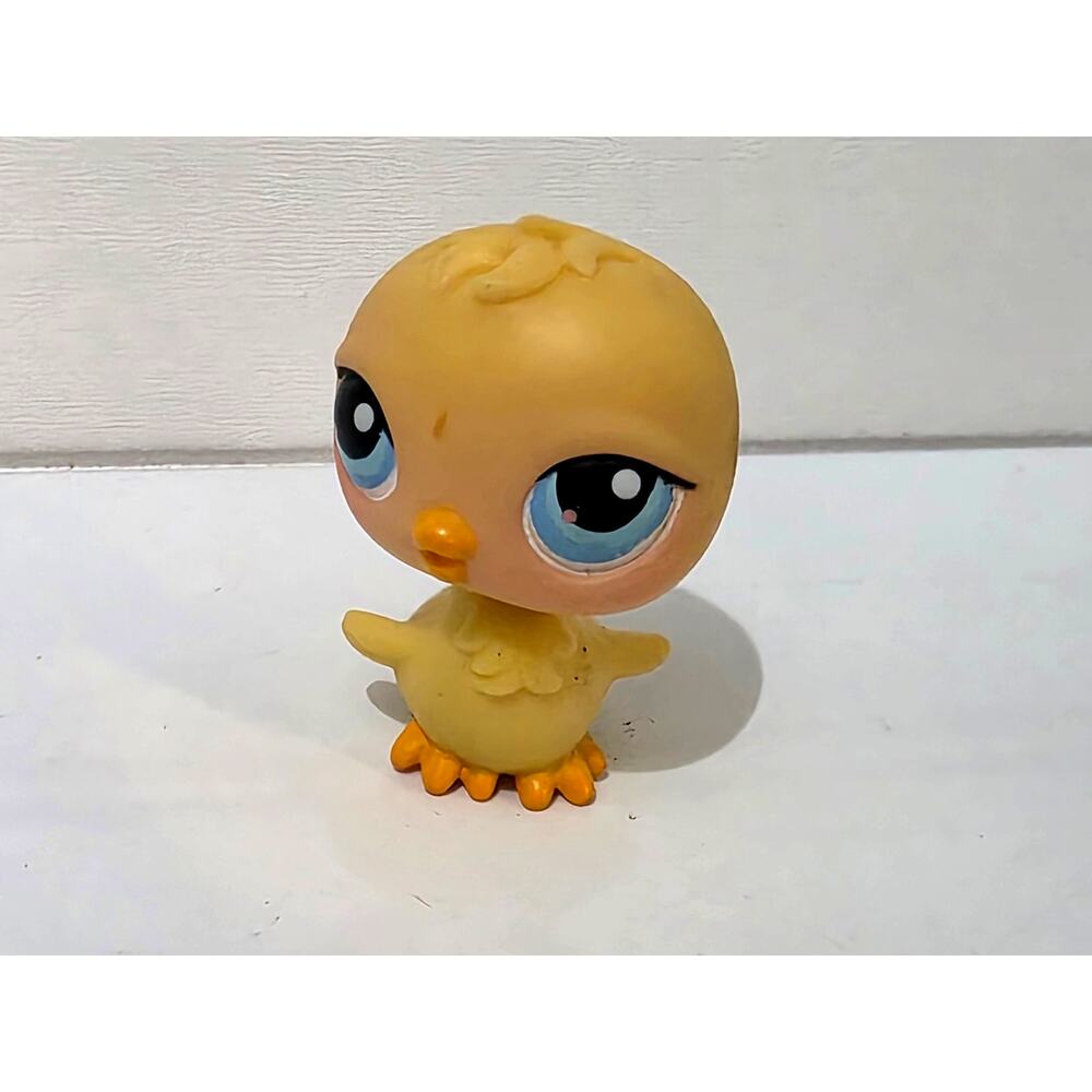 Hasbro Littlest Pet Shop #13 Yellow Baby Chick 2004
